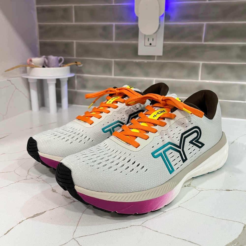 TYR RD- 1x RUNNER. Men’s Size 9.5 Color Tan/ Multi. Running Shoes.